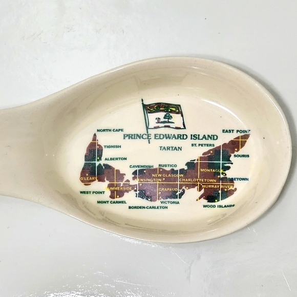 Vintage Ceramic Prince Edward Island Tartan Souvenir Spoon Rest - Picture 12 of 14